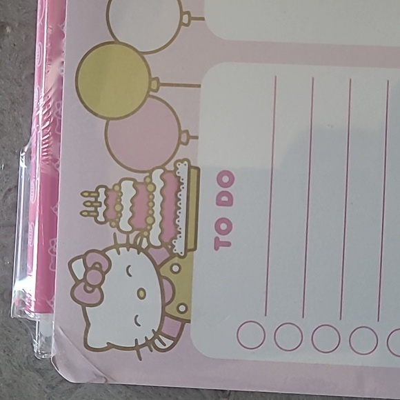 Hello Kitty Desk Pad & Gel Pen Set - Picture 5 of 7